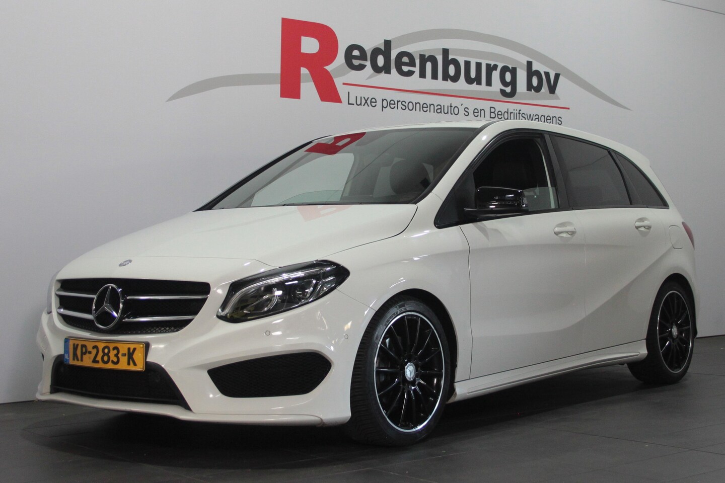 Mercedes-Benz B-klasse - 180 AMG Night Edition Plus - Automaat - Navi / PDC / Leder/Stof / BT - AutoWereld.nl