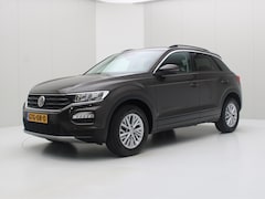 Volkswagen T-Roc - 1.5 TSI 150pk 6-bak T-Roc Style Business [ VIRTUAL+CARPLAY+TREKHAAK+ACC+PDC+STOELVERWARMIN