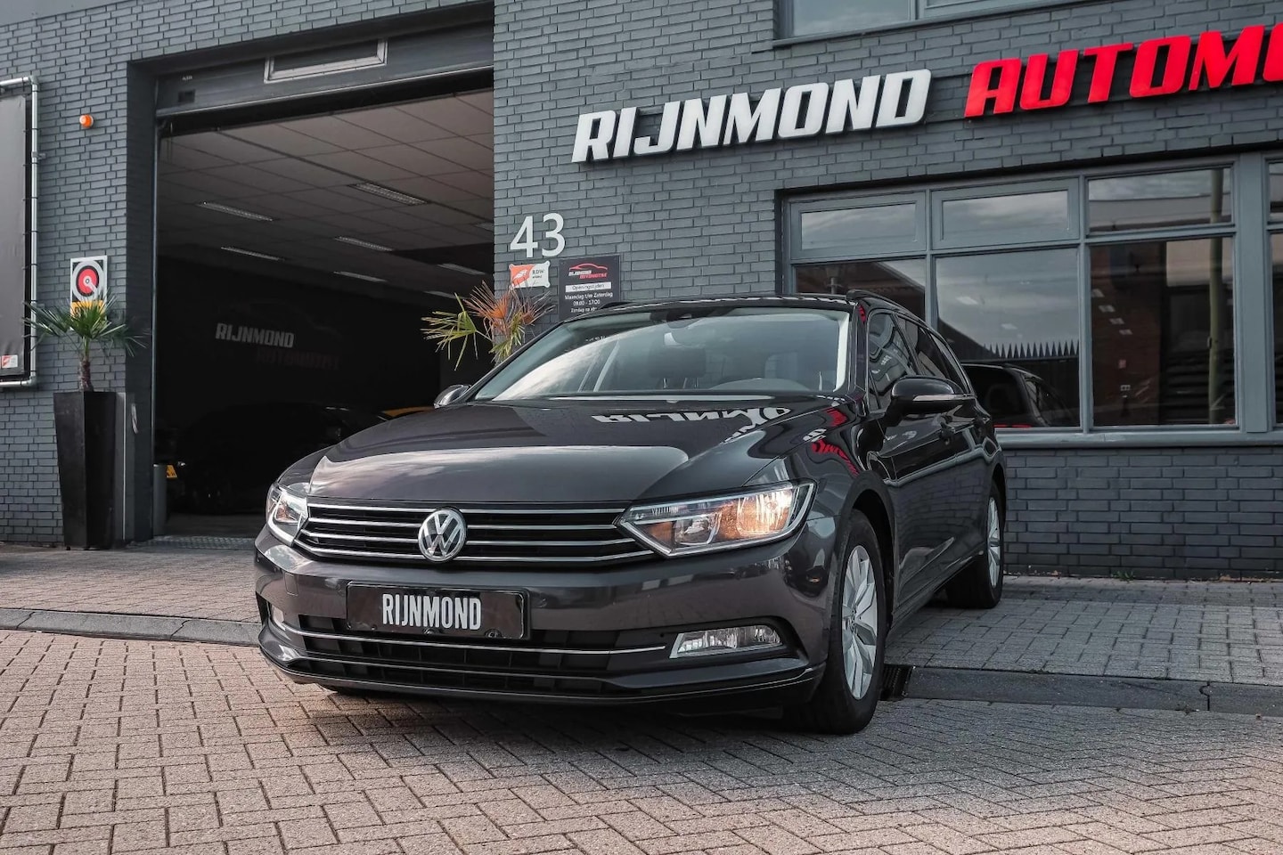 Volkswagen Passat - 1.5 TSI Elegance |Carplay| Camera |ACC| - AutoWereld.nl