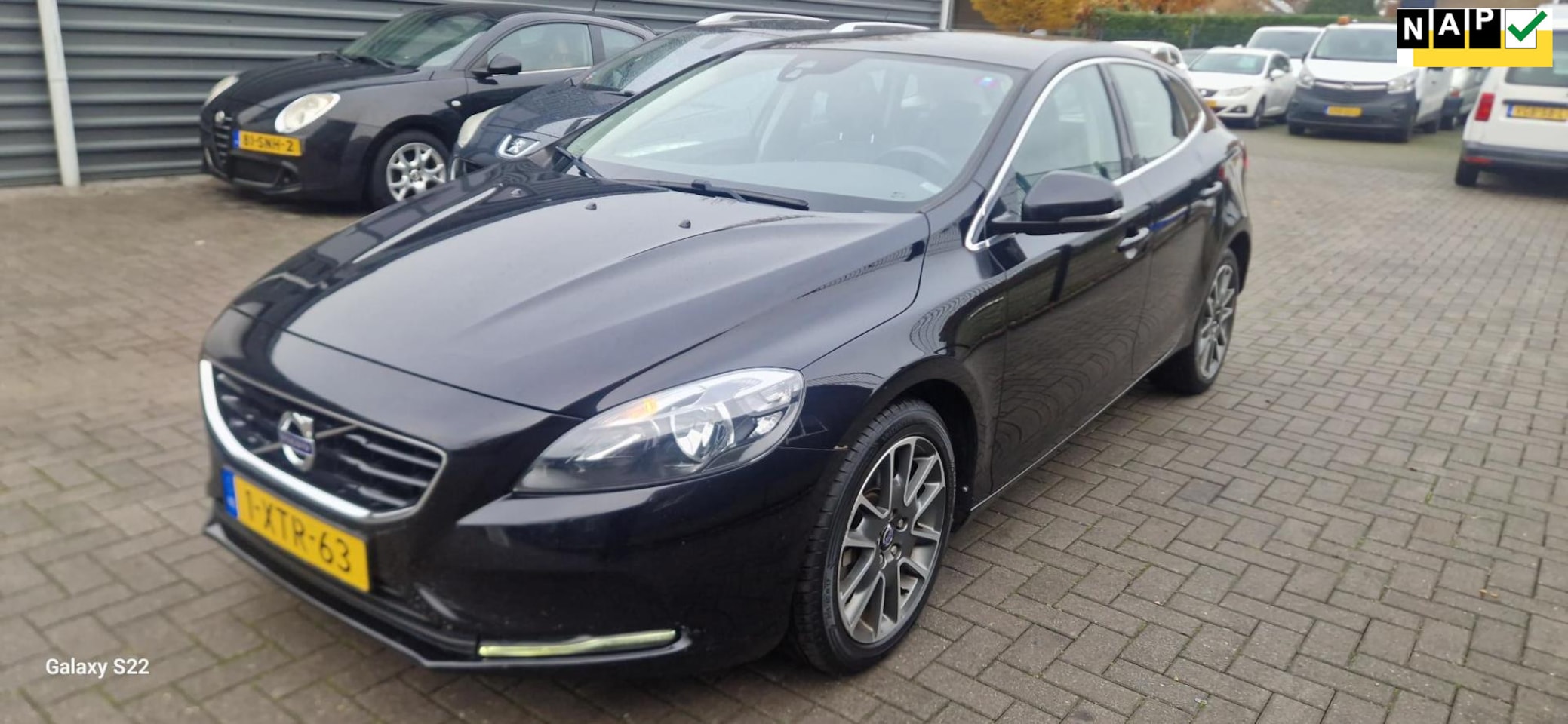 Volvo V40 - 2.0 D4 Summum Business 2.0 D4 Summum Business - AutoWereld.nl