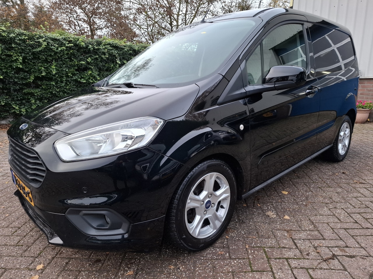 Ford Transit Courier - 1.5 TDCI Limited Duratorq S&S CLIMAT/CRUISE/NAVI/PDC 99PK - AutoWereld.nl