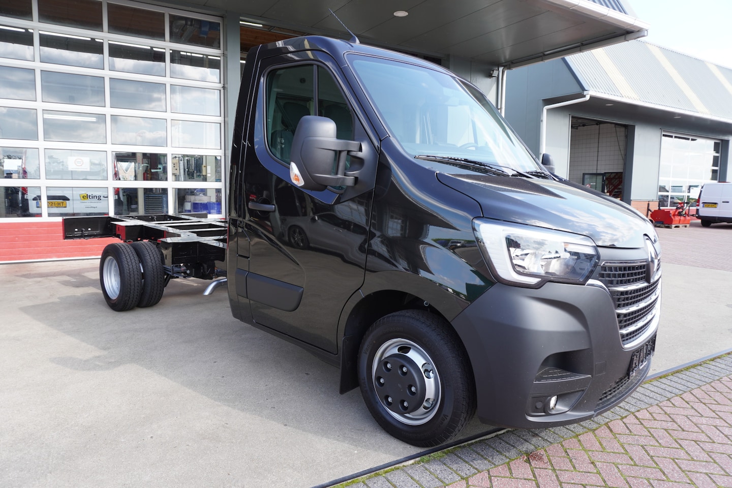 Renault Master - T35 2.3 dCi 165PK L3 Chassis Cabine Dubbellucht Nr. V207 | Airco | Cruise | Navi | Trekgew - AutoWereld.nl