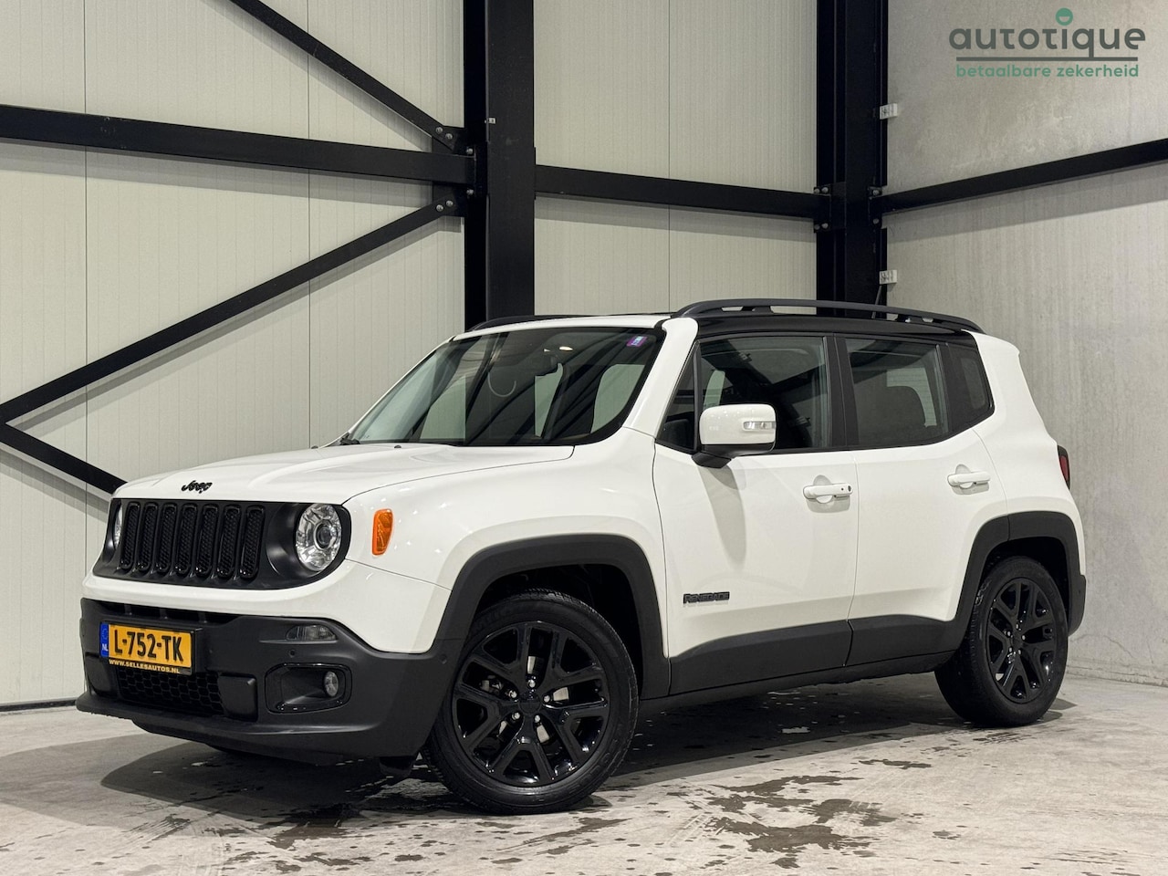 Jeep Renegade - 1.4 MultiAir Limited Aut. | navi | black optiek | climate-control | - AutoWereld.nl