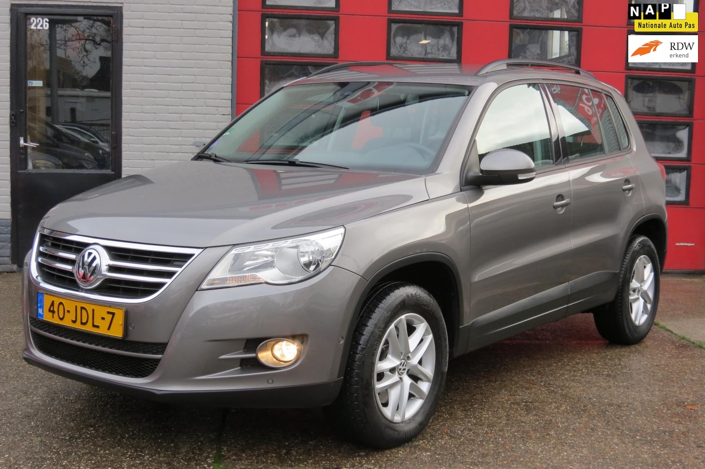 Volkswagen Tiguan - 1.4 TSI Comfort&Design 145.000 km NAP , DEALER AUTO - AutoWereld.nl