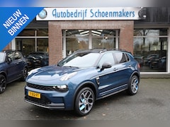 Lynk & Co 01 - 1.5 261PK 6.6Kwh+MY2023 ZWARTE-HEMEL 360-CAMERA PANO/SCHUIF INFINITY DAB NAVI CARPLAY STOE