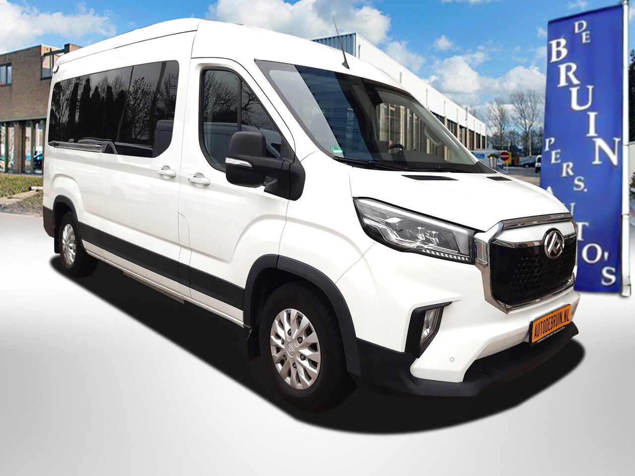 Ford E-Transit - / Maxus eDeliver 9 People 7-Persoons Rolstoellift Full Options - AutoWereld.nl