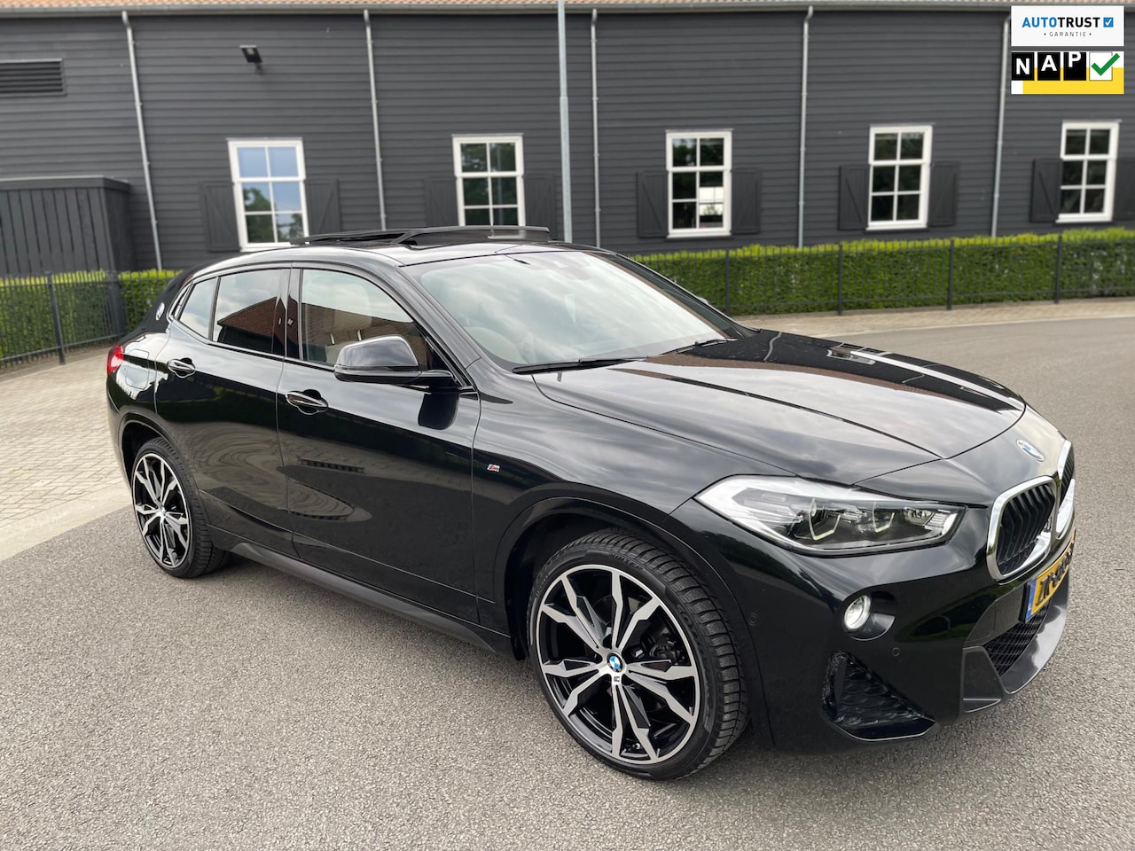 BMW X2 - SDrive20i High Executive Edition Panoramadak leer Navi Head-Up Camera - AutoWereld.nl