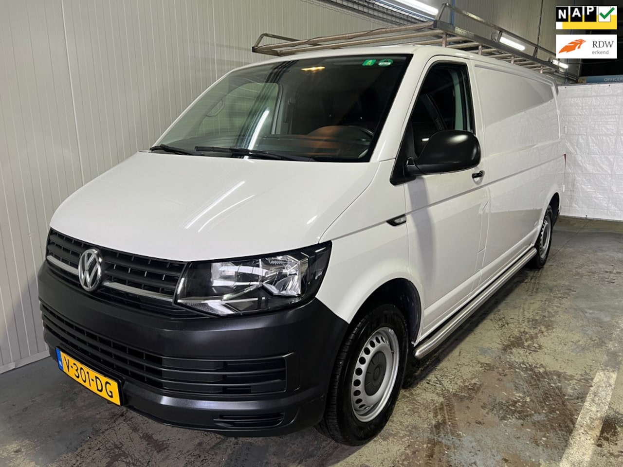 Volkswagen Transporter - 2.0 TDI L2H1 Comfortline 65000km NAP - AutoWereld.nl