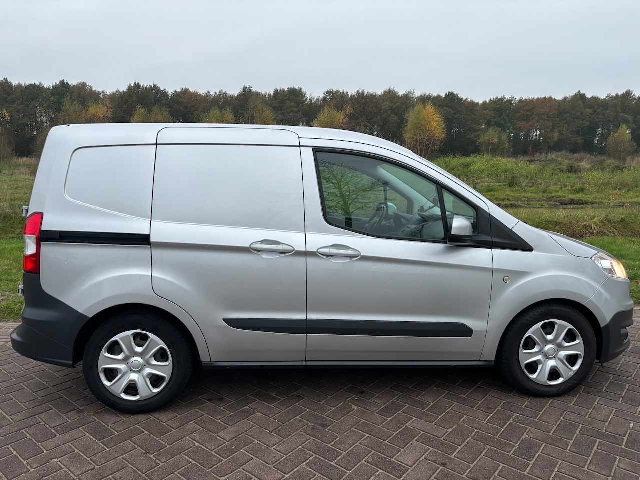 Ford Transit Courier - 1.5 TDCI Trend - AutoWereld.nl