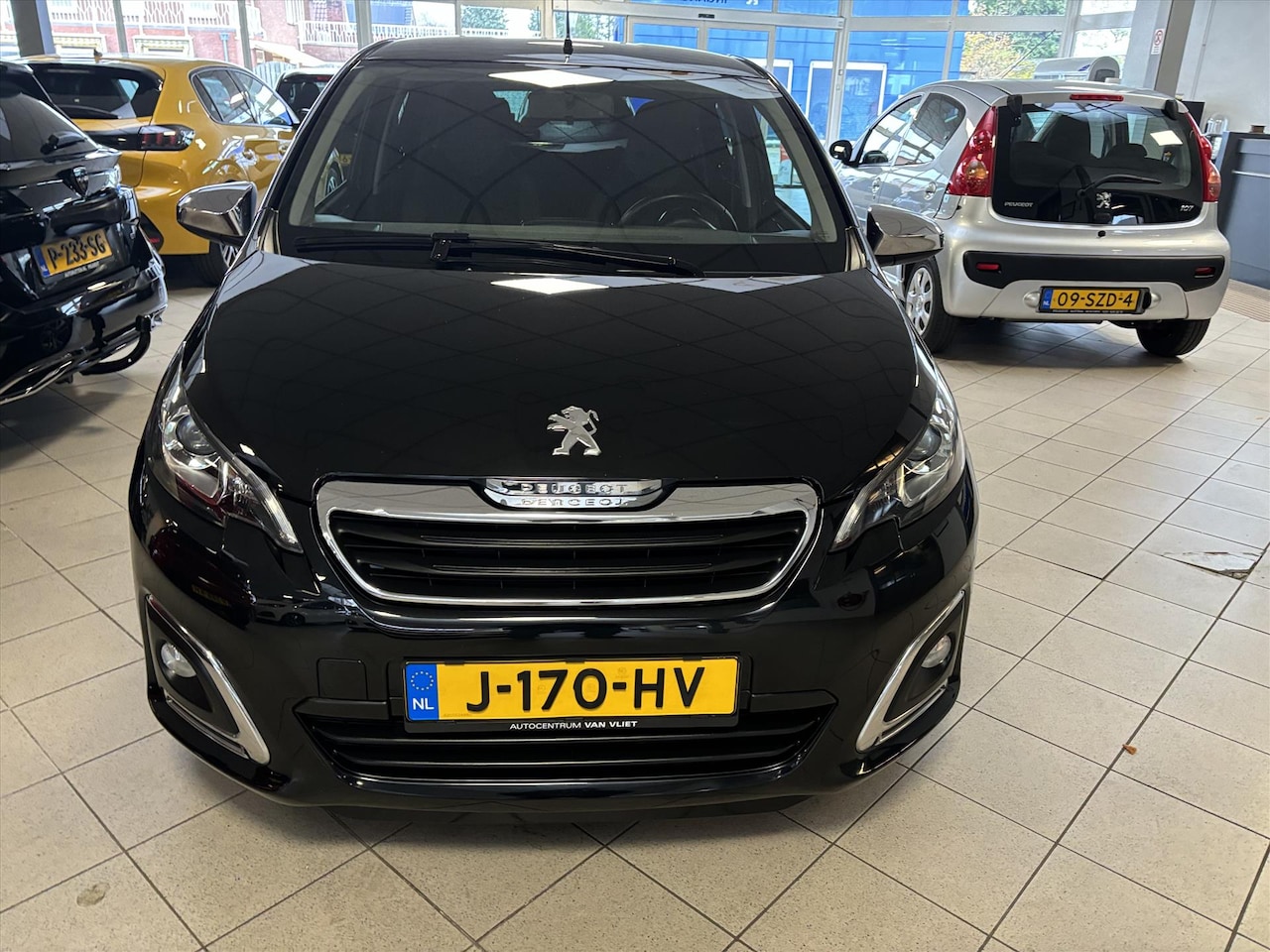 Peugeot 108 - 1.0 e-VTi 72pk 5D Allure - AutoWereld.nl