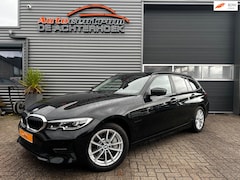 BMW 3-serie Touring - 330e Advantage |Sport Interieur|LED|NAVI