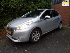 Peugeot 208 - 1.2 VTi Style, Navi, Airco, Cruise control