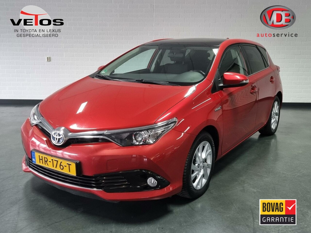 Toyota Auris - 1.8 Hybrid Lease / Panoramadak / Navigatie - AutoWereld.nl