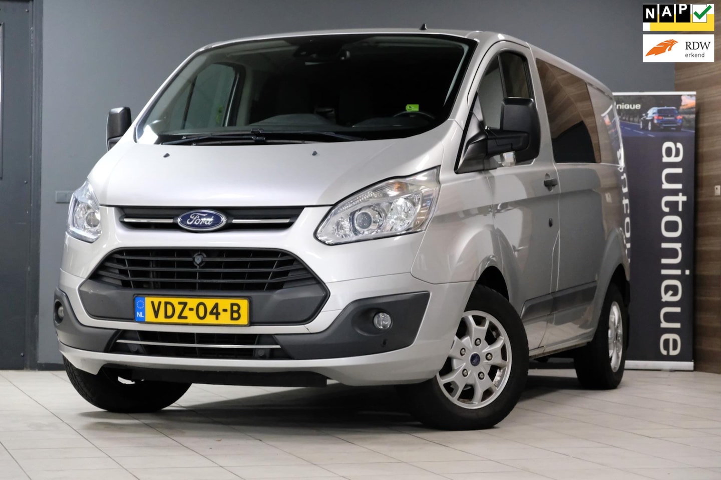 Ford Transit Custom - 290 2.0 TDCI L1H1 Trend DC 131pk airco/tr.haak - AutoWereld.nl