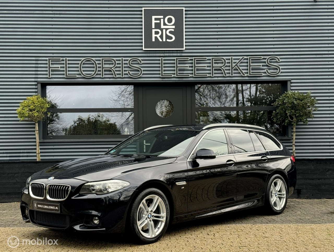 BMW 5-serie Touring - 528xi | M Sport | X Drive | T Haak - AutoWereld.nl