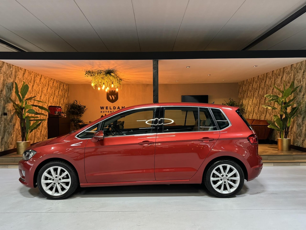 Volkswagen Golf Sportsvan - 1.4 TSI Highline Garantie Hoge Instap Navi Xenon Adoptieve Cruise Lane Ass Blind Spot Keyl - AutoWereld.nl