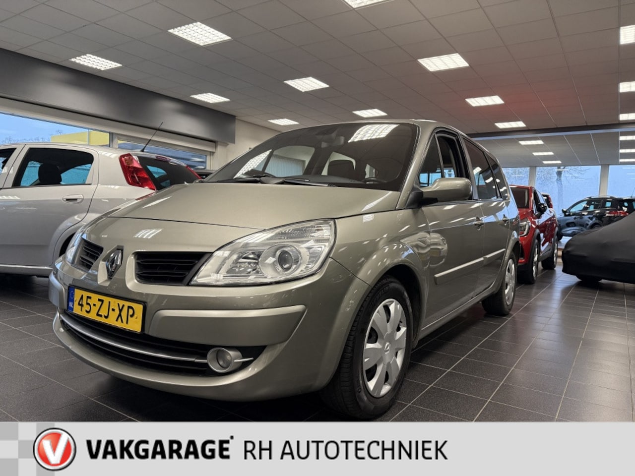 Renault Grand Scénic - 2.0-16V Business L. - AutoWereld.nl