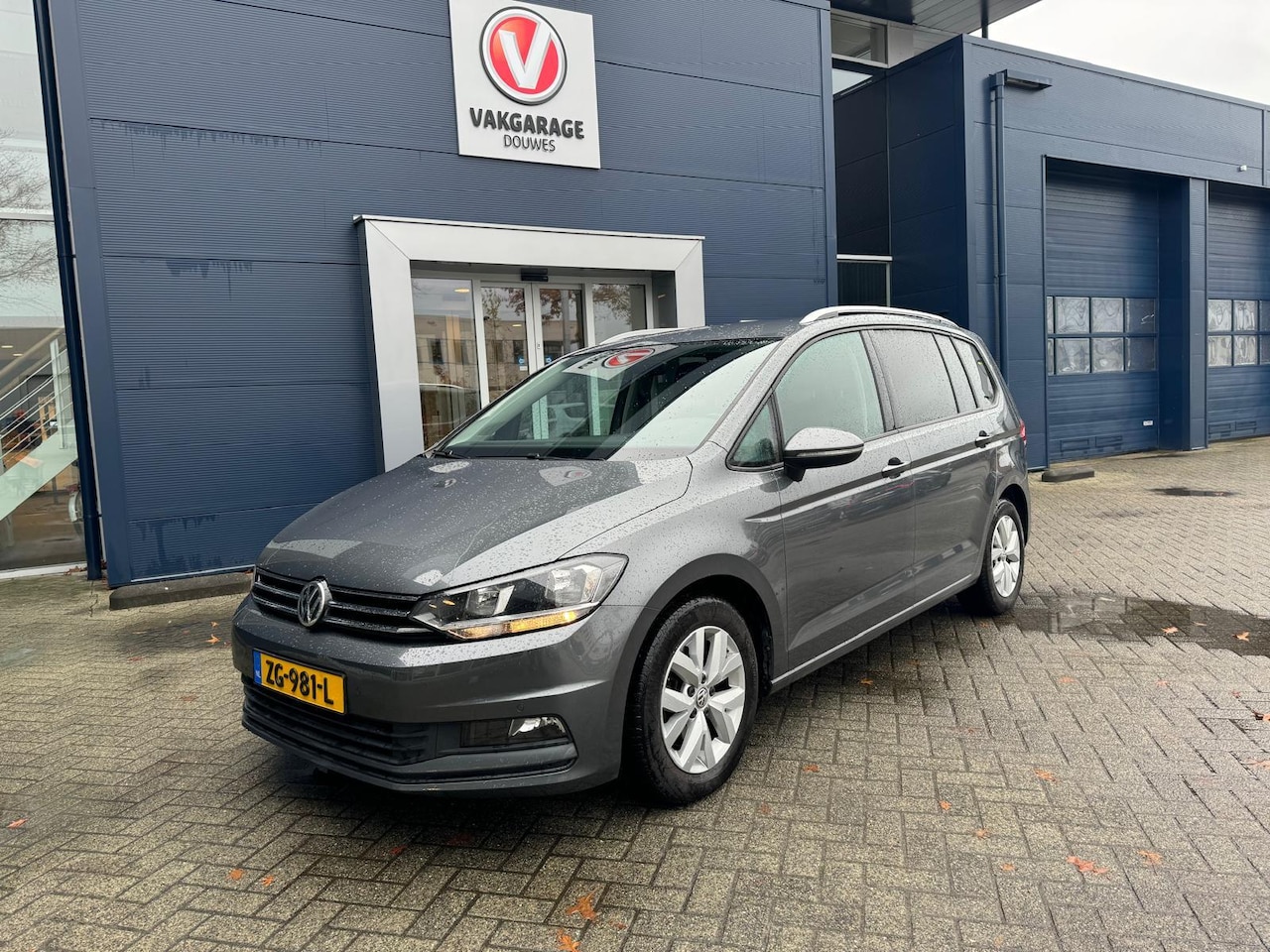 Volkswagen Touran - TSI Comfortline Business 7Persoons|Luxe|Camera|Massage| - AutoWereld.nl