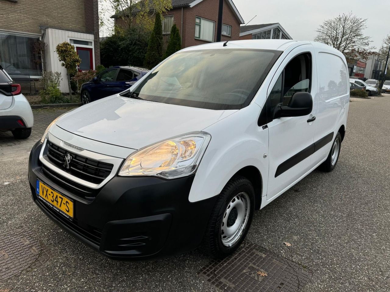 Peugeot Partner - 120 1.6 HDi 75 L1 XR 120 1.6 HDi 75 L1 XR - AutoWereld.nl