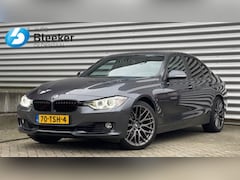 BMW 3-serie - 320I Upgrade Edition Automaat Airco Leder Trekhaak Opendak