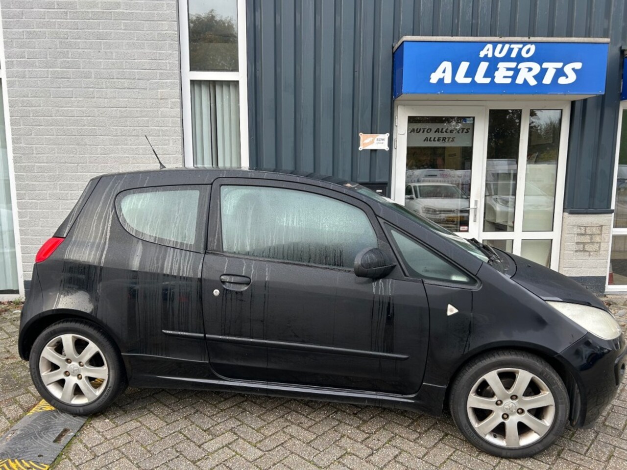 Mitsubishi Colt - 1.3 INVITE - AutoWereld.nl