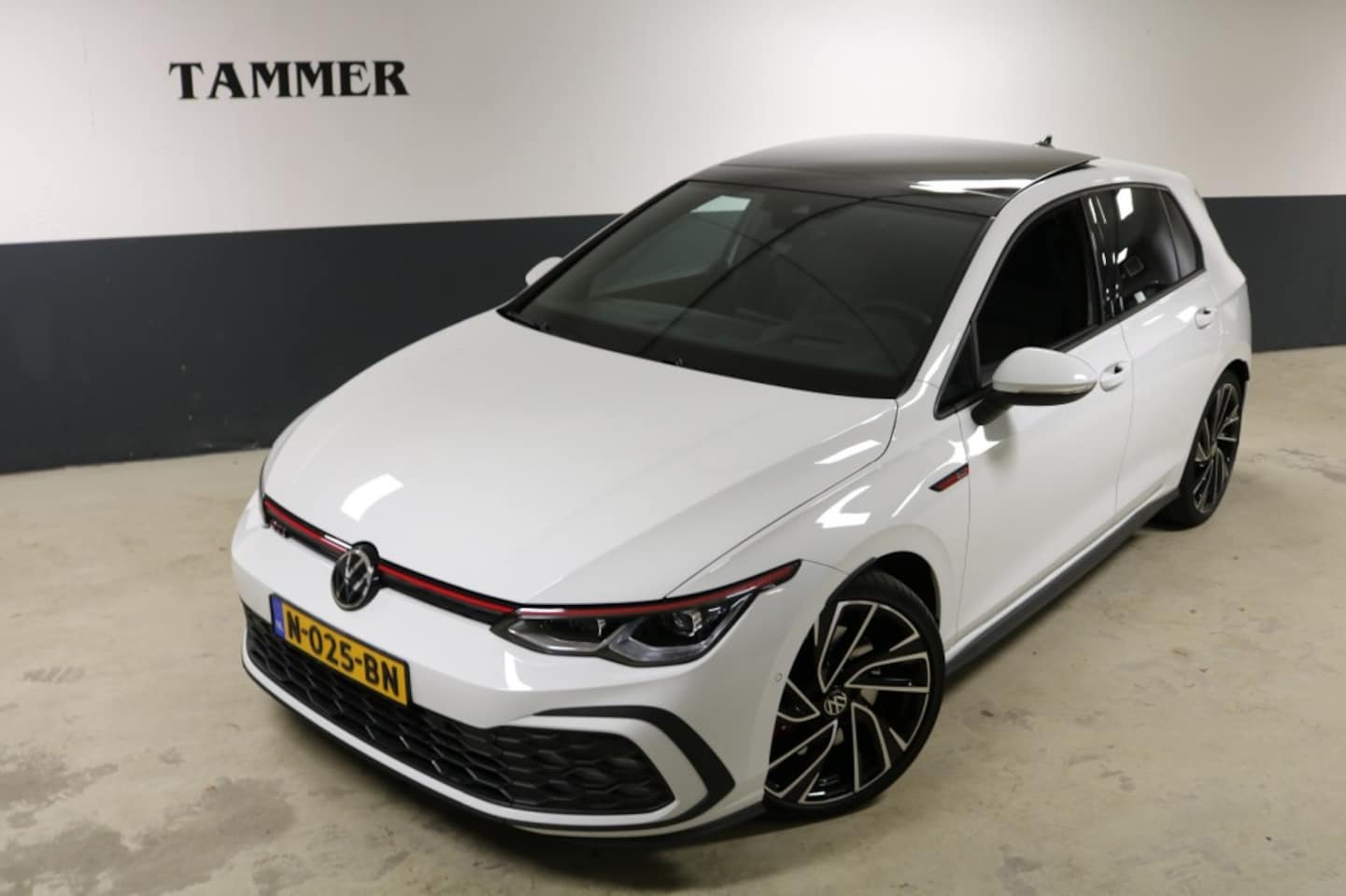 Volkswagen Golf - 2.0 TSI GTI PANO HenK HEADUP IQ DEALER ONDER. ZEER NETTE AUTO - AutoWereld.nl