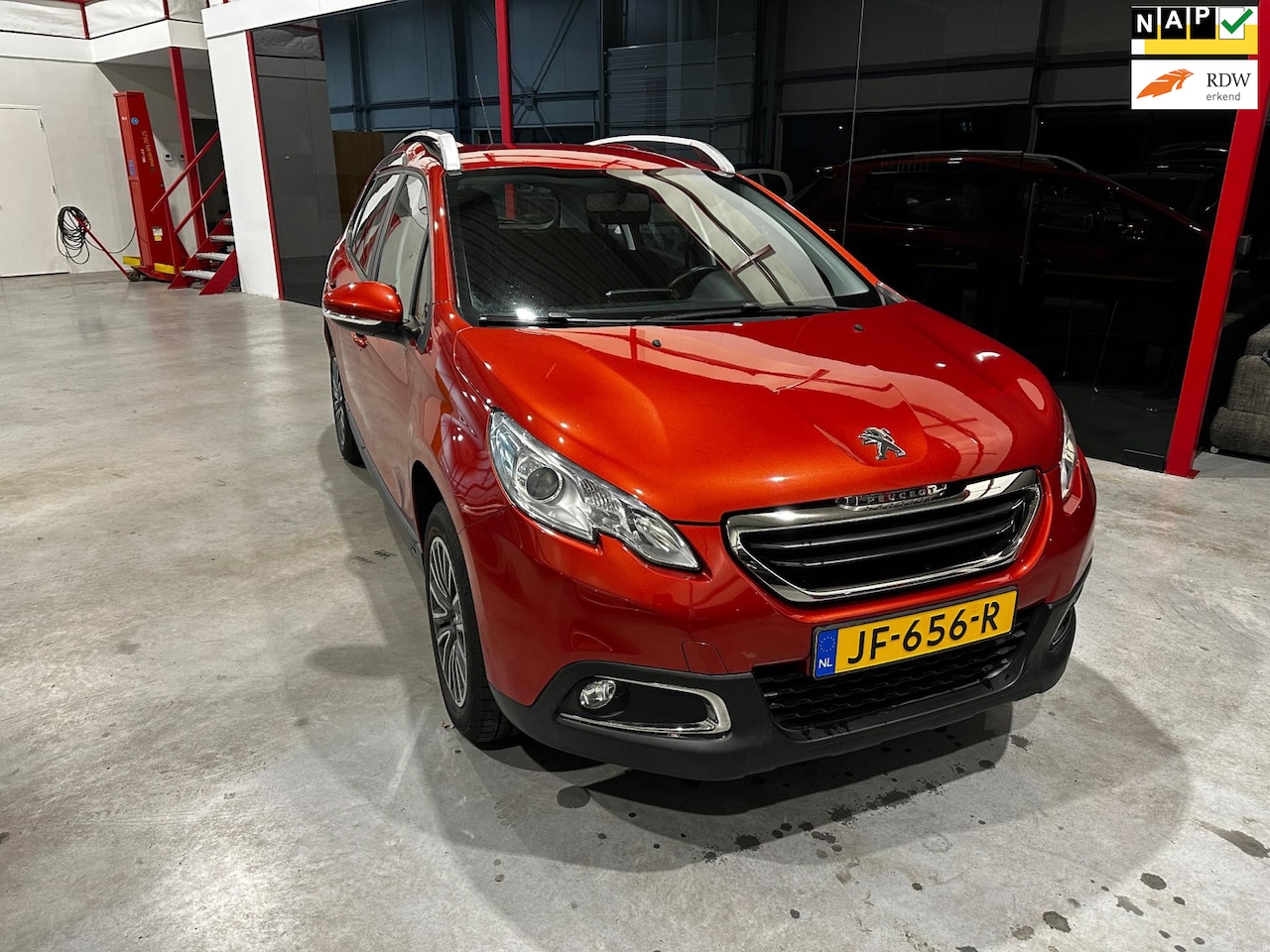 Peugeot 2008 - 1.2 PureTech Blue Lion / Dealer Onderhouden / Navi / Airco / PDC / - AutoWereld.nl