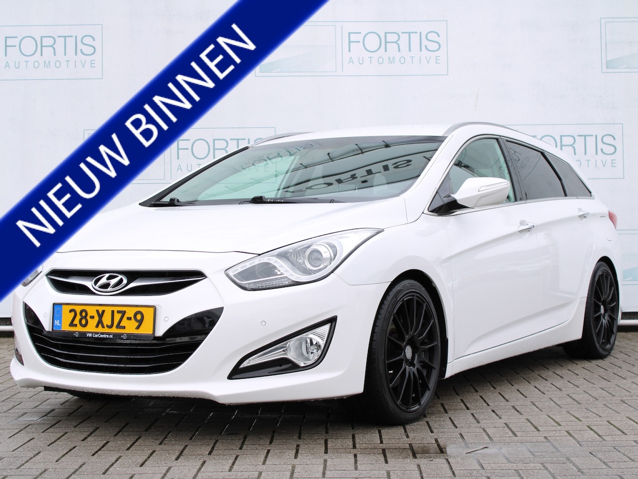 Hyundai i40 Wagon - 1.6 GDI Blue Business Edition NL AUTO | CAMERA | NAVI | NETTE WAGEN | - AutoWereld.nl