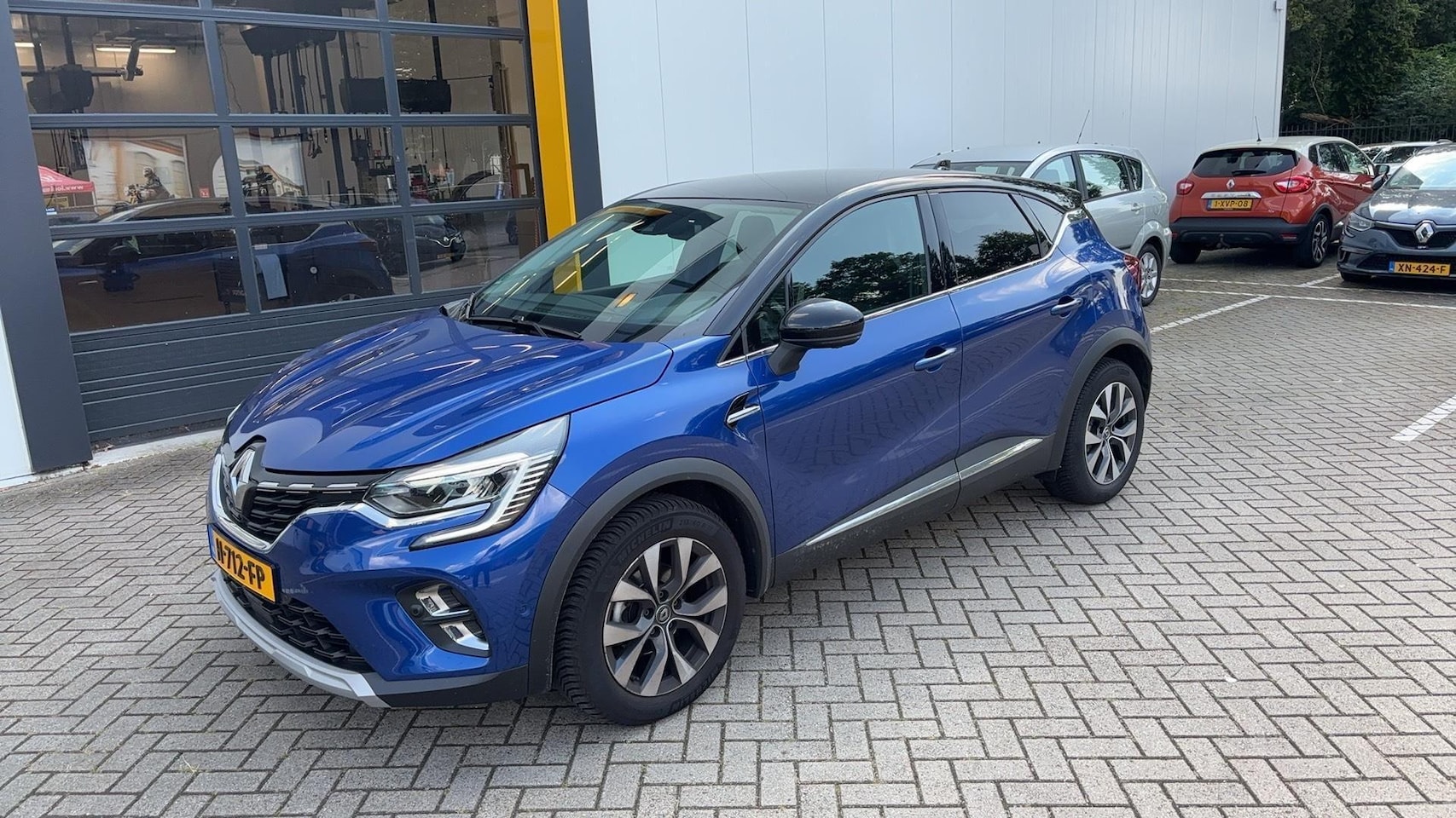 Renault Captur - 1.3 TCe 130 Intens | Navigatiesysteem | Automatische airconditioning | Achteruitrijcamera - AutoWereld.nl