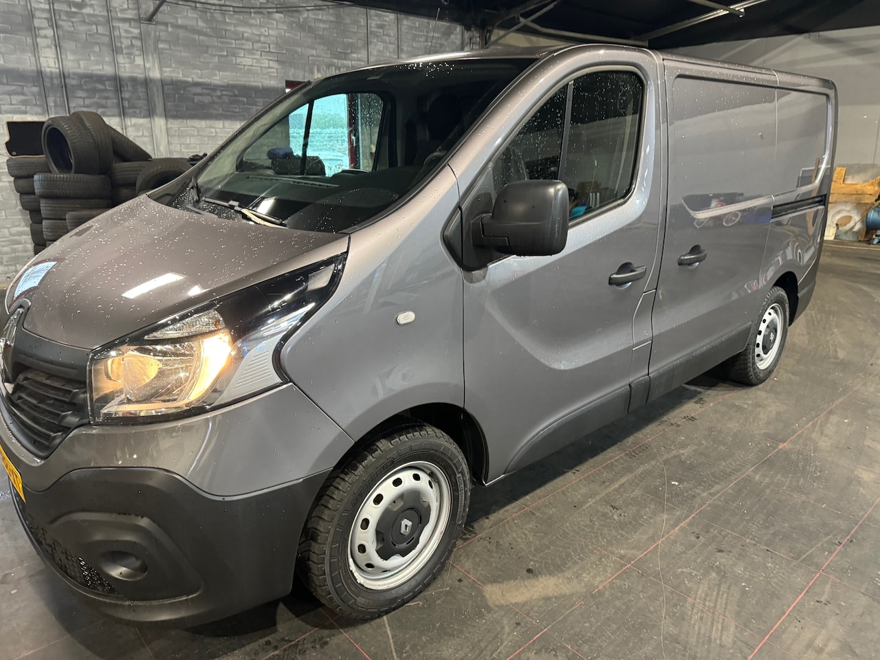 Renault Trafic - 1.6 dCi T27 L1H1 Comfort - AutoWereld.nl