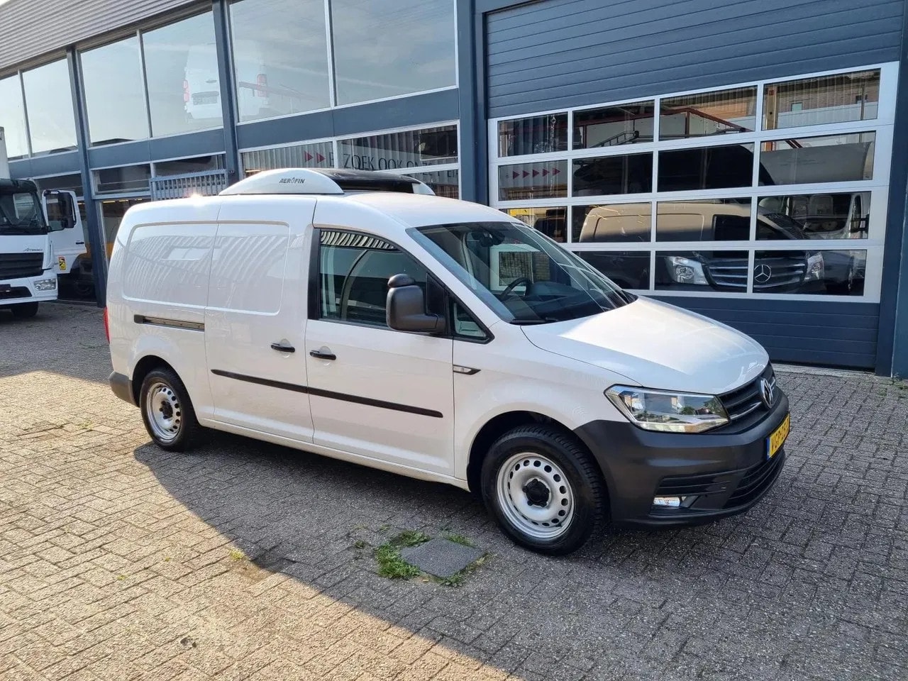 Volkswagen Caddy Maxi - Kuhlwagen DSG Thermo-King V100MAX ST 230 V Euro 6 - AutoWereld.nl