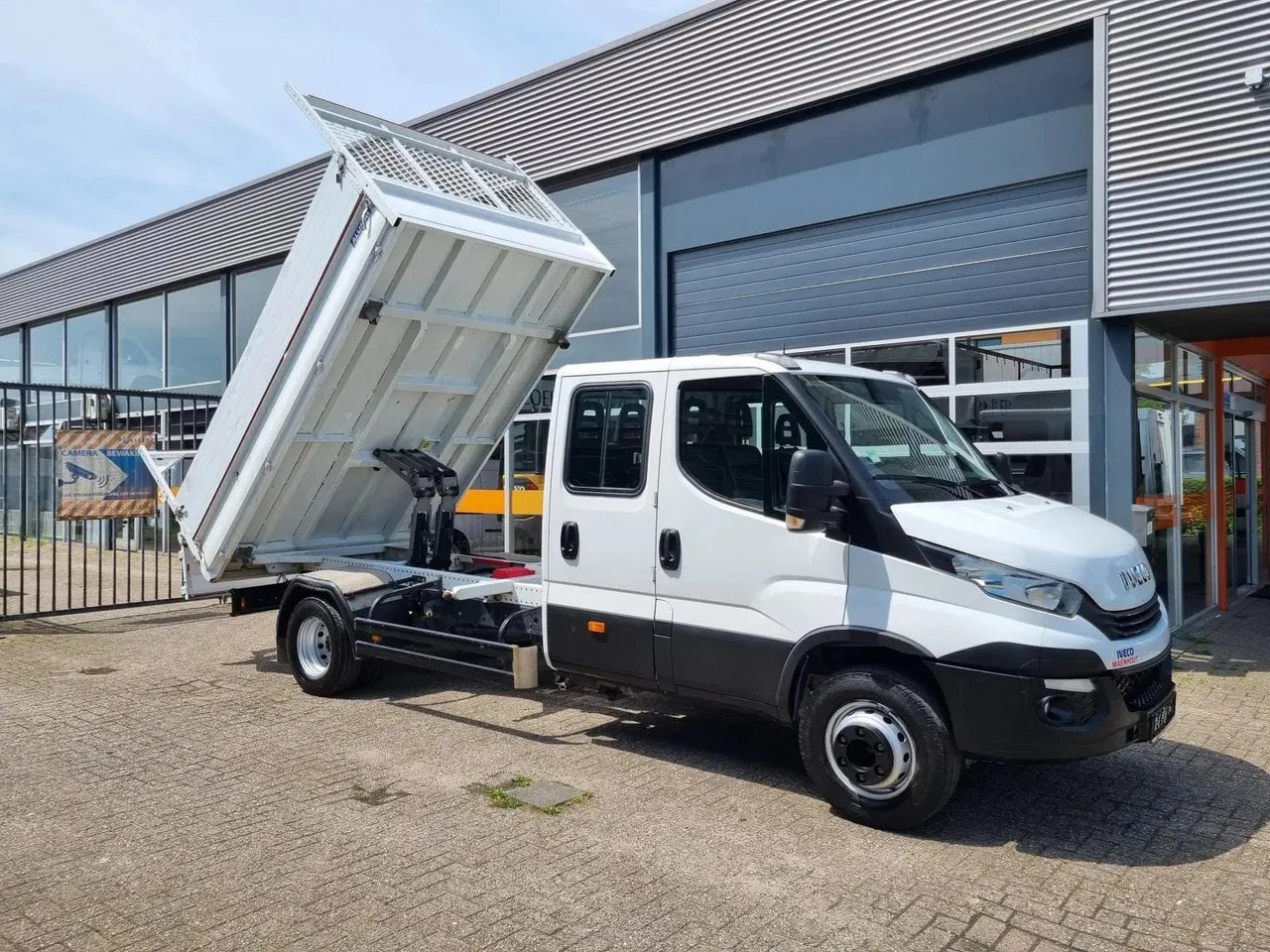 Iveco Daily - 70C18/ Dreiseitenkipper/ Airco/ 7 Pers. - AutoWereld.nl