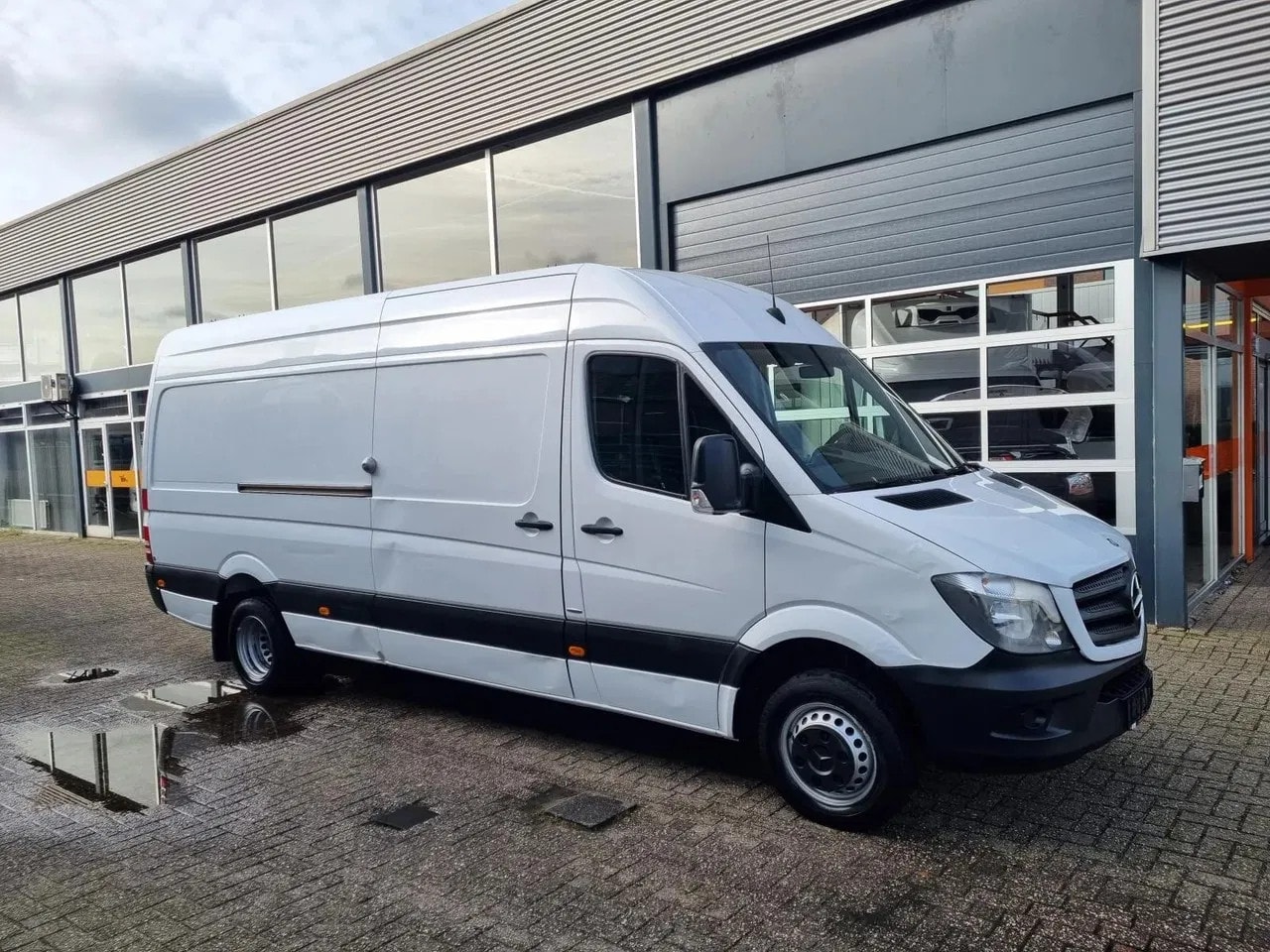 Mercedes-Benz Sprinter - 519 3.0 V6 L3H2/ EURO 6/ MAXI/ Airco/ Navi - AutoWereld.nl