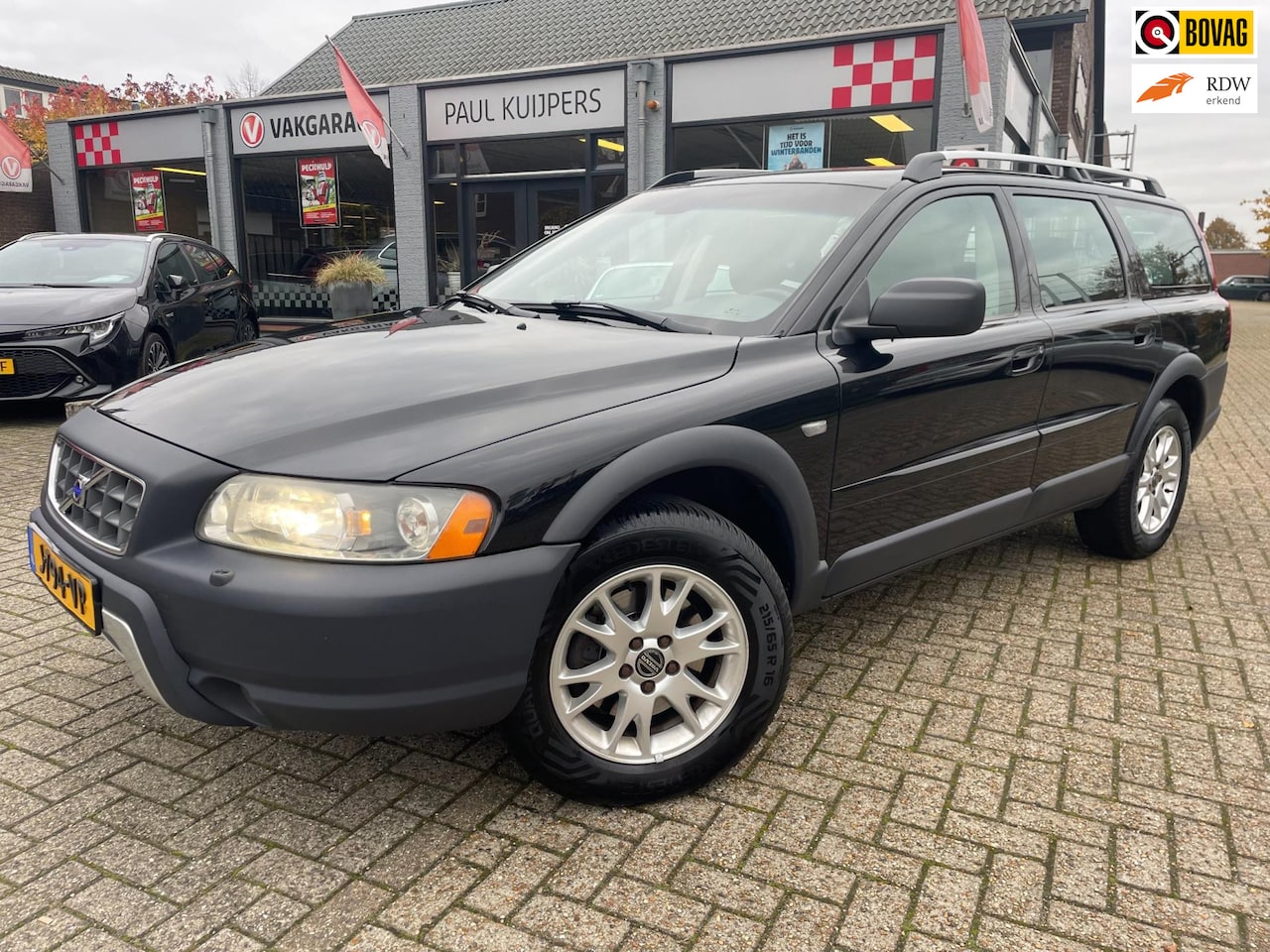 Volvo XC70 - 2.5 T 210 PK Summum *leder + luchtvering + afn. trekhaak* - AutoWereld.nl