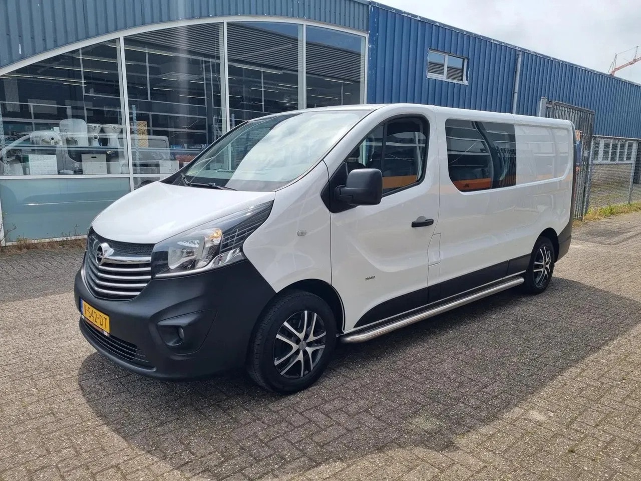 Opel Vivaro - VIVARO-B L2 Dubbele Cabine 6 Zits 1.6 CDTI 95 PK Euro 6 - AutoWereld.nl