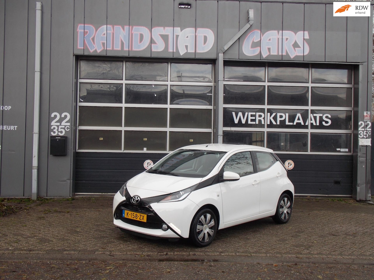 Toyota Aygo - 1.0 VVT-i x-play Automaat Camera Airco Elek Pakket 5Deurs 2017bj GARANTIE - AutoWereld.nl