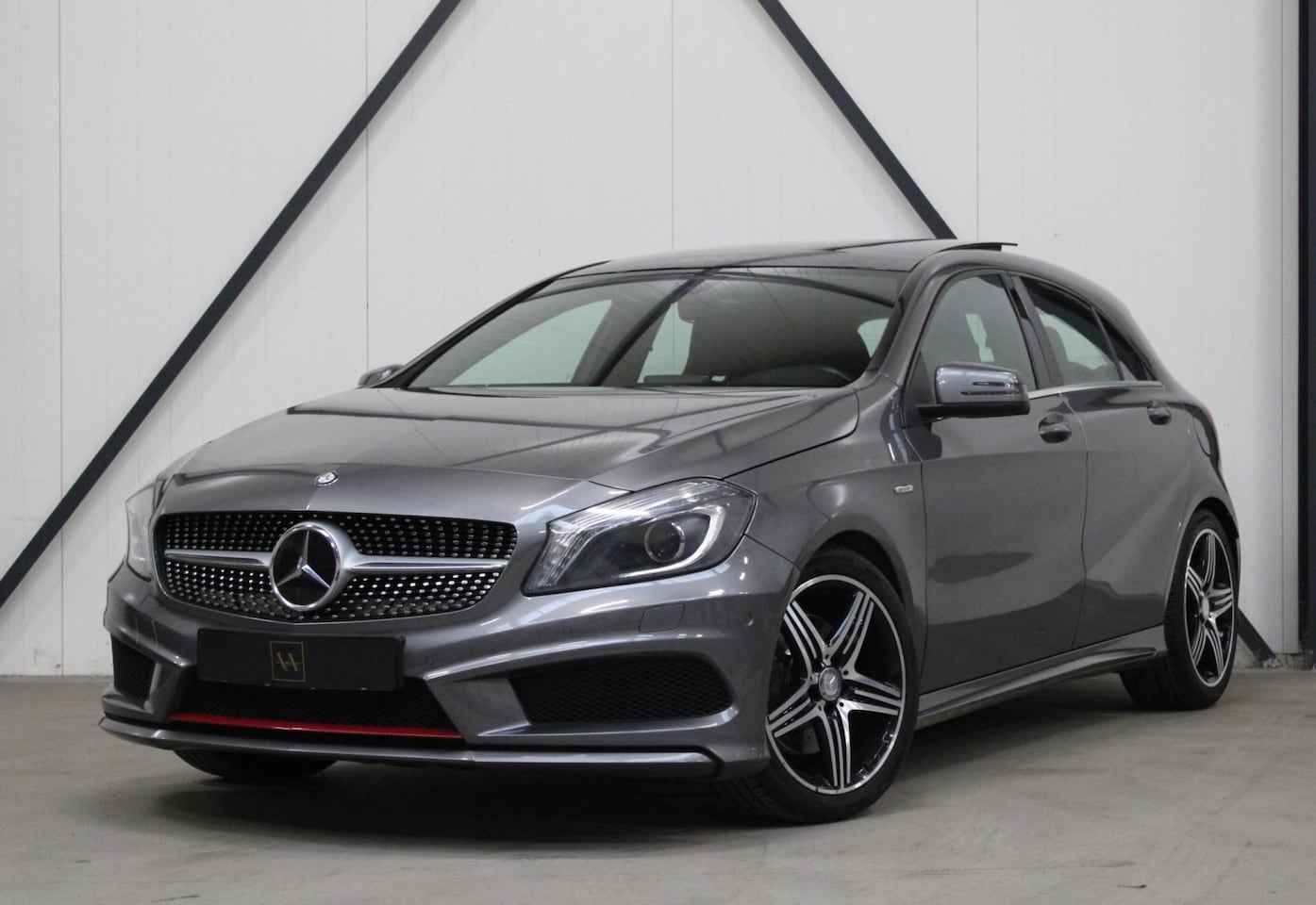 Mercedes-Benz A-klasse - 250 l AMG Pakket l Panoramadak l LED l Leder - AutoWereld.nl