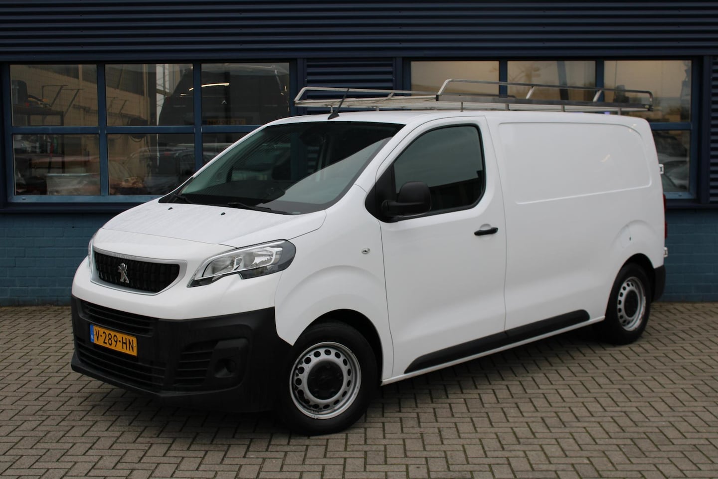 Peugeot Expert - 226S 1.6 BlueHDI 115 PK | IMPERIAAL | NAVIGATIE - AutoWereld.nl