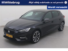 Seat Leon - 1.5 eTSI 150pk FR Launch Edition DSG AUTOMAAT Panorama dak / LED / NAVIGATIE / Camera / LM