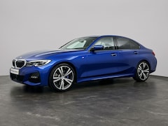 BMW 3-serie - 330i High Executive M-Sport | Harman Kardon | Trekhaak | Schuifdak | Driving Assistant Pro