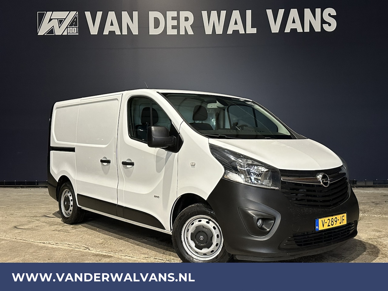 Opel Vivaro - 1.6 CDTI 126pk L1H1 Euro6 Airco | Navigatie | Camera | Trekhaak | Cruisecontrol Parkeersen - AutoWereld.nl