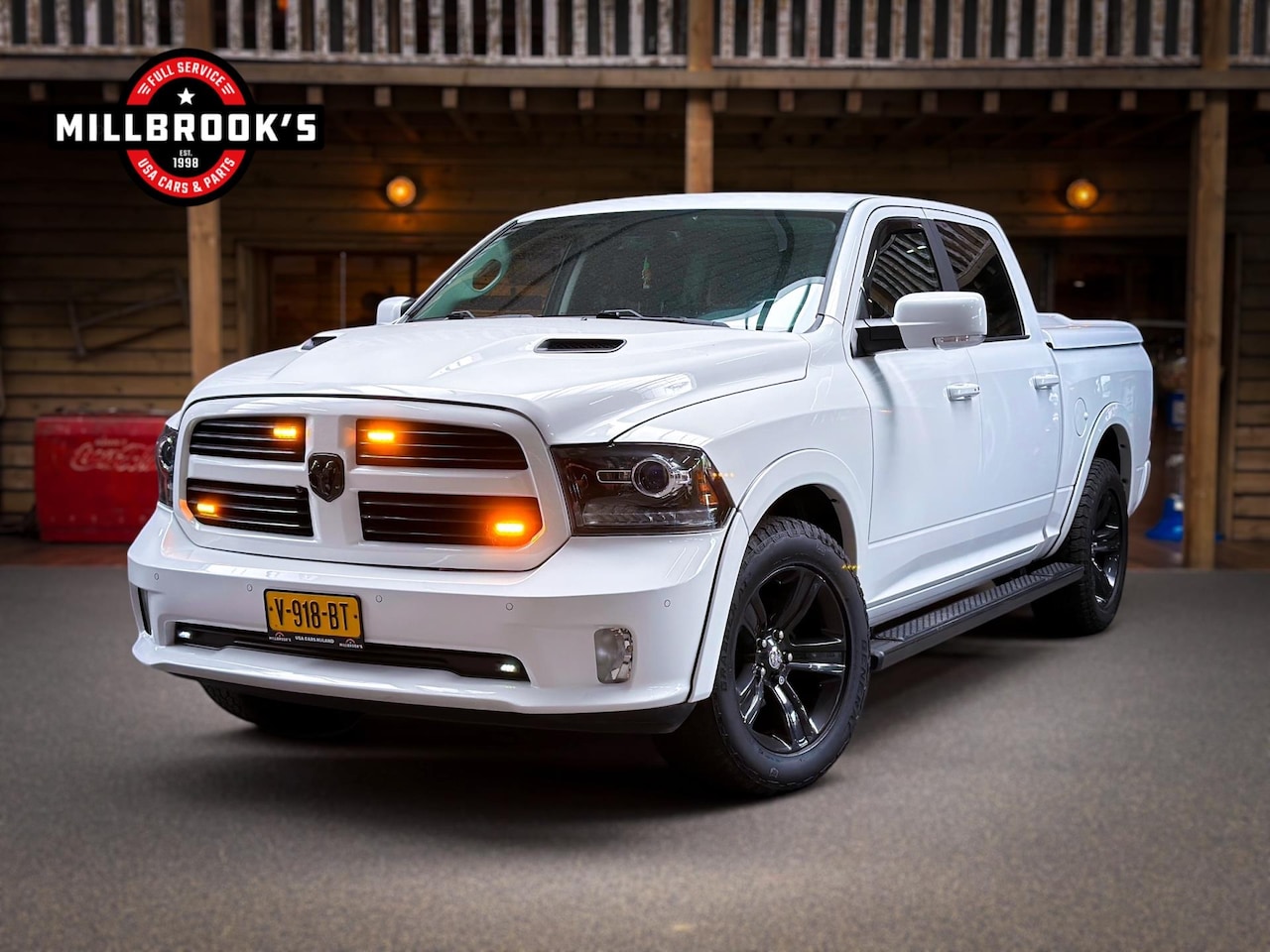 Dodge Ram 1500 - 5.7 V8 Sport Black Edition, origineel Nederlands, lage bijtelling! - AutoWereld.nl