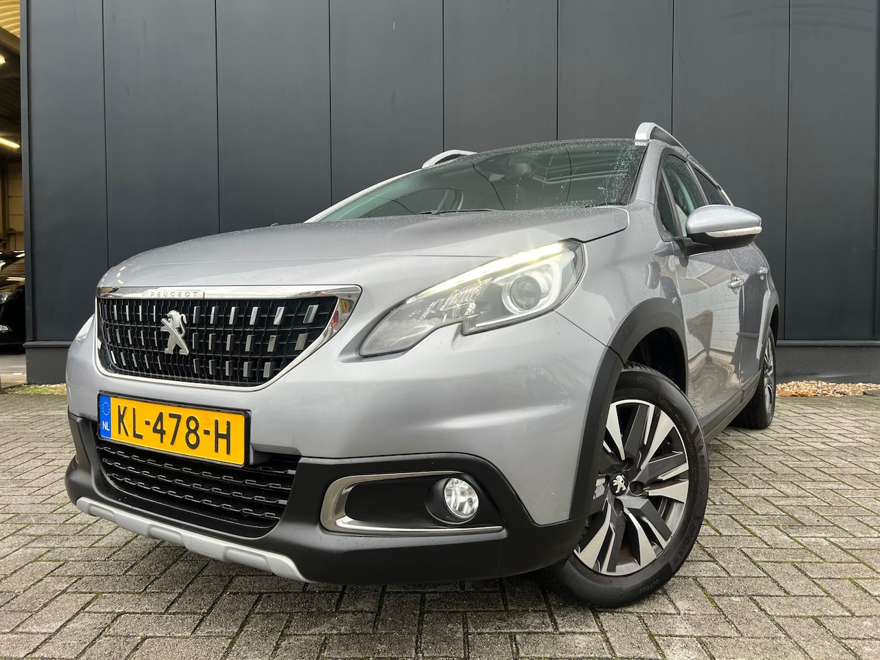 Peugeot 2008 - 1.2 '16 Automaat/Leder/Panodak/Navi/Camera - AutoWereld.nl