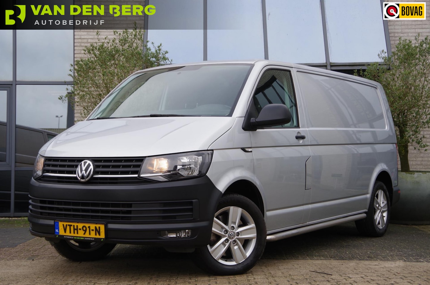 Volkswagen Transporter - 2.0 TDI L2 204PK AUT. EURO 6, TREKHAAK, CRUISE, AIRCO, 17'' LMV, PARKEERSENSOREN, BLUETOOT - AutoWereld.nl