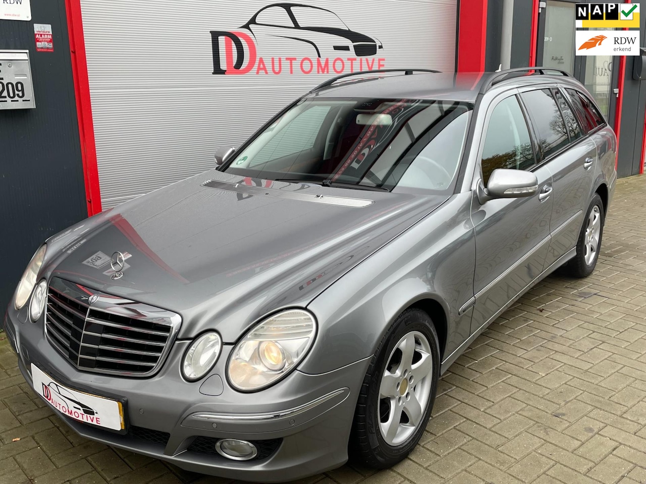 Mercedes-Benz E-klasse - 320 CDI DISTRONIC/TREKHAAK/MEMORY/NWAPK - AutoWereld.nl