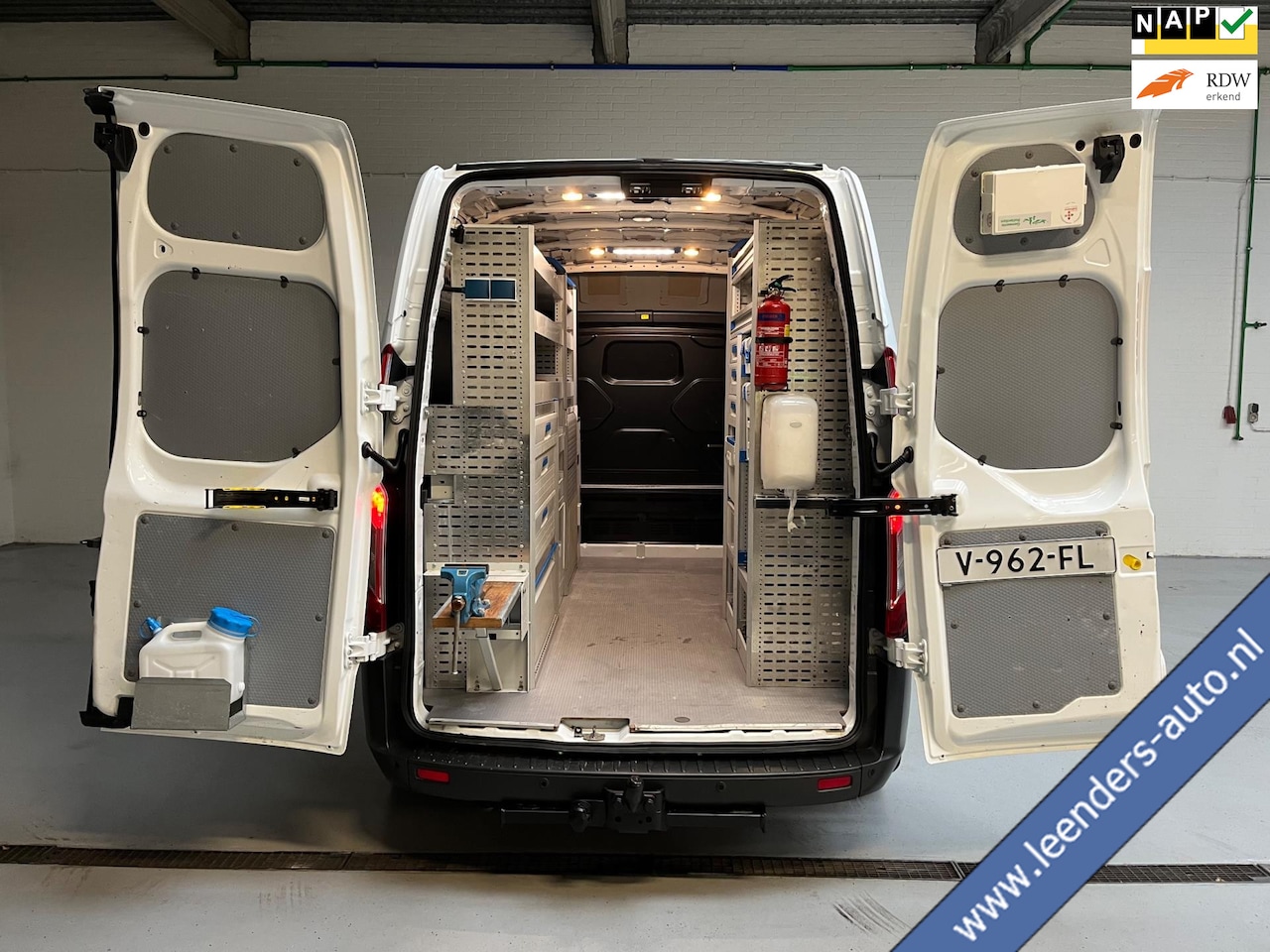 Ford Transit Custom - SERVICEWAGEN LANG / HOOG 310 2.0 TDCI EURO6 L2H2 TREND SORTIMO KASTEN V230 OMVORMER TREKHA - AutoWereld.nl