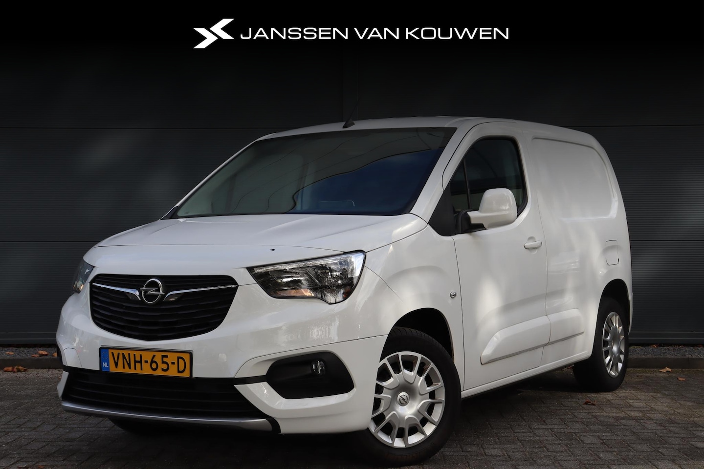 Opel Combo - 1.5D L1H1 Edition / Navi / Cruise control / Carplay / - AutoWereld.nl