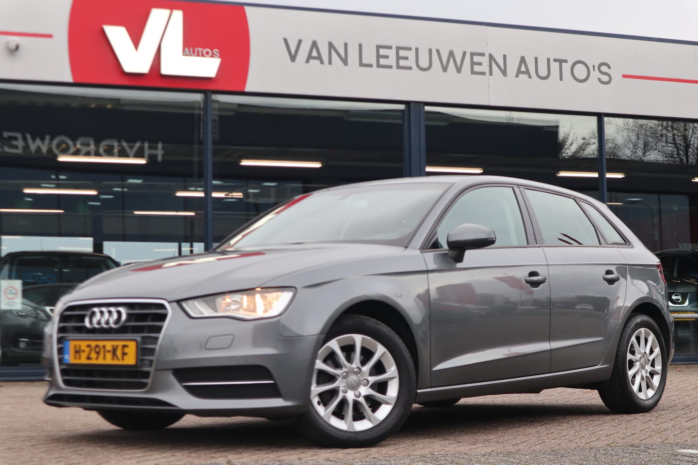 Audi A3 Sportback - 1.6 TDI Ambiente Pro Line plus | Automatische Airco | Navi | Trekhaak - AutoWereld.nl