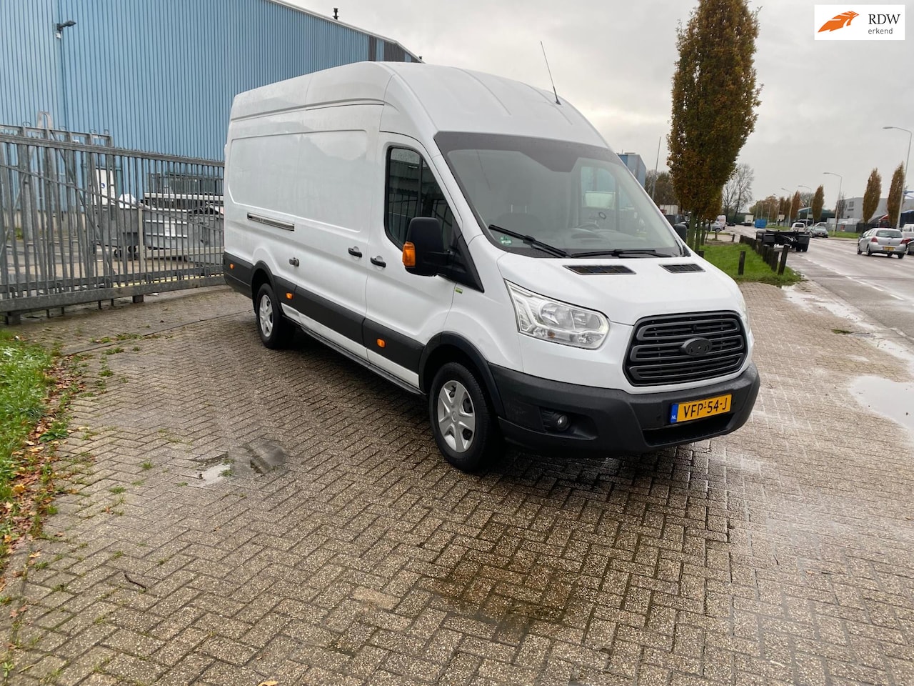 Ford Transit - 350 2.0 TDCI L3H2 Ambiente AWD 350 2.0 TDCI L3H2 Ambiente AWD - AutoWereld.nl