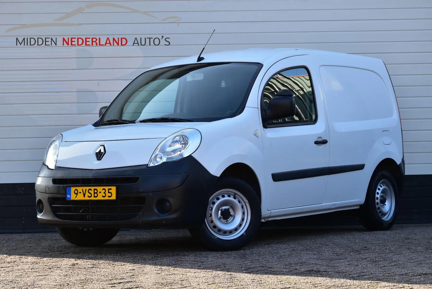 Renault Kangoo - * NETTE STAAT * AIRCO * TREKHAAK * - AutoWereld.nl